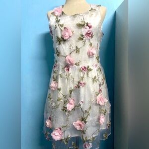 Cute dress 3 D flower